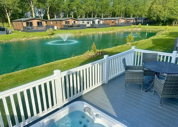 Honey Bee Lodge With Hot Tub York